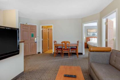 Suburban Extended Stay Hotel Birmingham Homewood I-65 - image 15