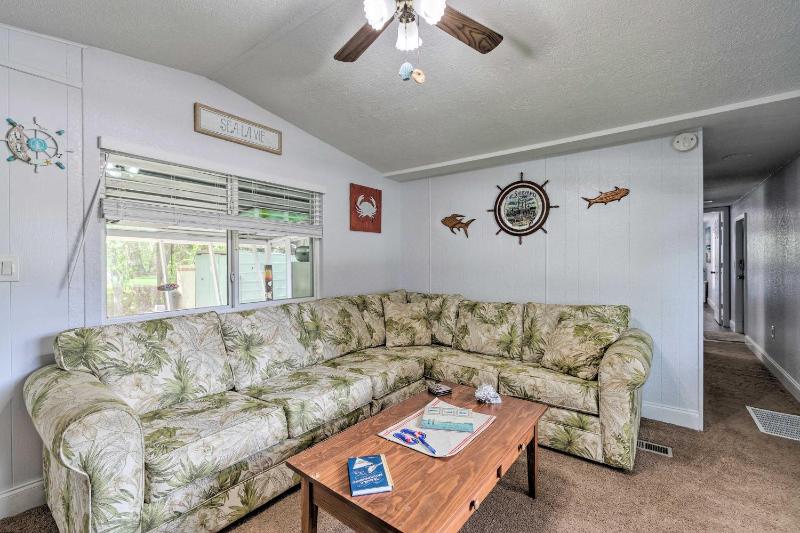 Riverfront Homosassa Home with Boat Slip and 4 Kayaks! - image 2