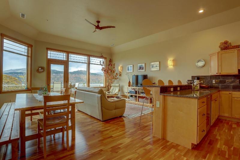 Three Rivers-River Vw-AC-3BR/2B - main image