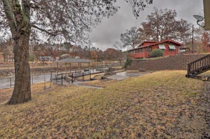 Chic Lakefront Haven Near Oaklawn and Casino Resort! - image 10