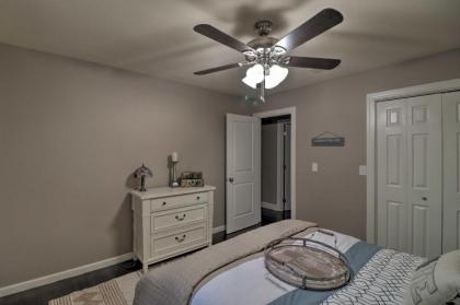 Chic Lakefront Haven Near Oaklawn and Casino Resort! - image 3