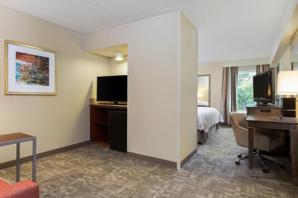 Hampton Inn Houston Near the Galleria - image 4