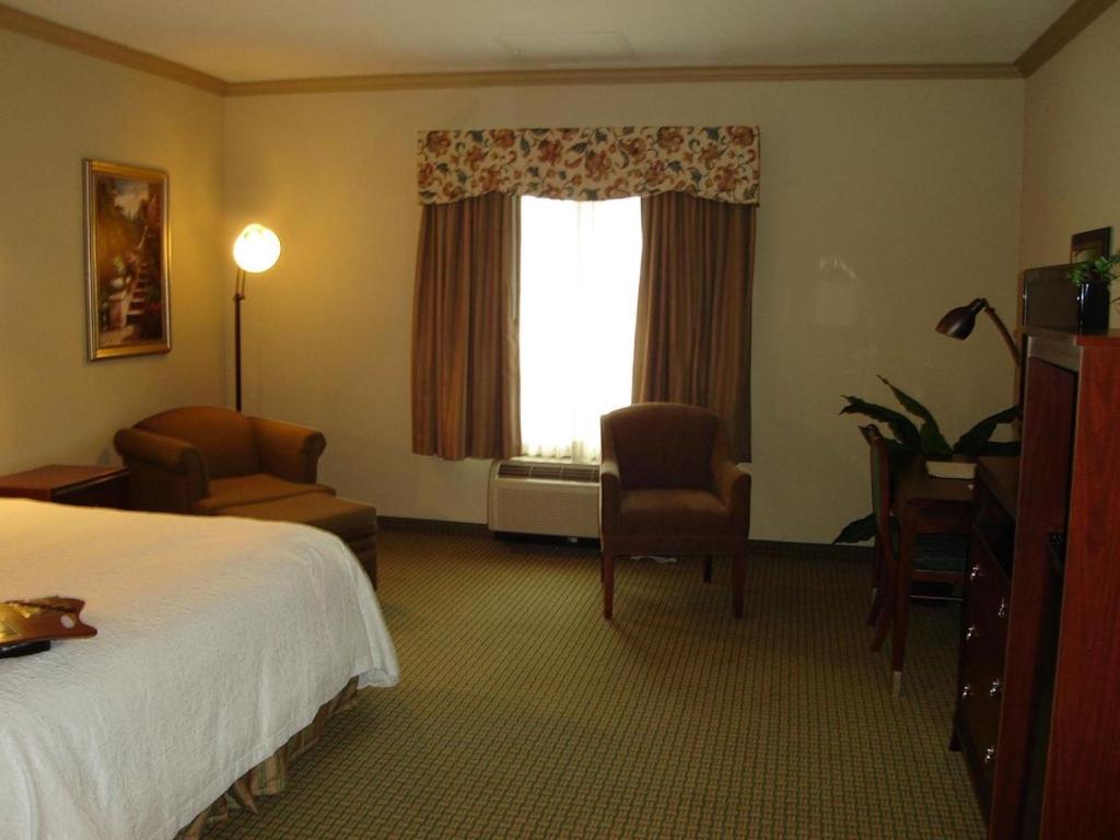 Hampton Inn & Suites Houston-Westchase - image 3