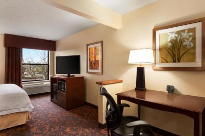 Hampton Inn Houston Willowbrook Mall - image 20