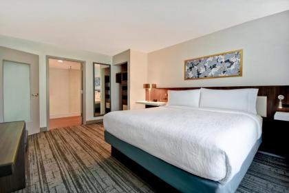 Hilton Garden Inn Houston/Galleria Area - image 9