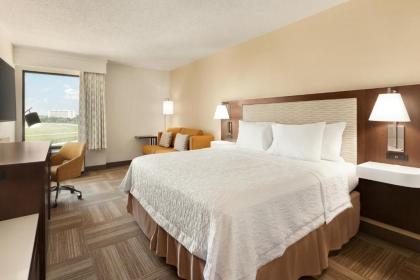 Hampton Inn Houston Hobby Airport - image 10