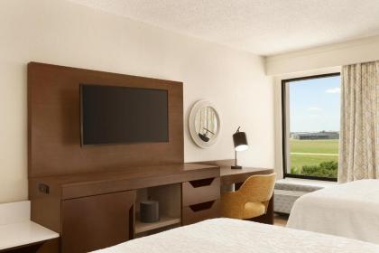 Hampton Inn Houston Hobby Airport - image 16