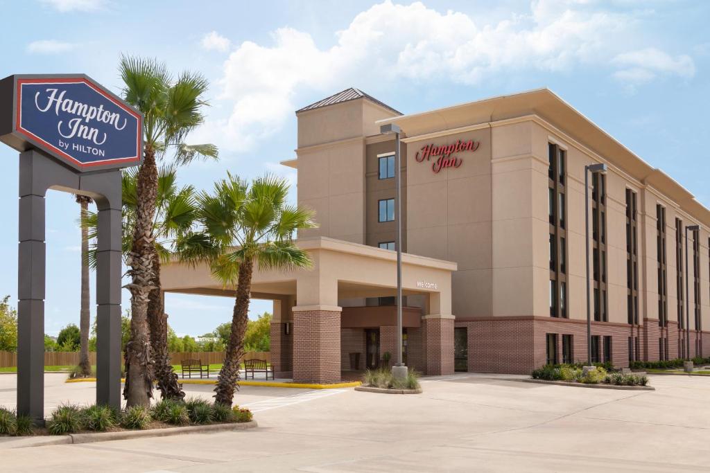 Hampton Inn Houston Hobby Airport - image 3