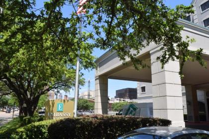 Embassy Suites by Hilton Houston Near The Galleria - image 17