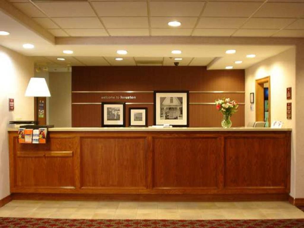 Hampton Inn & Suites Houston-Cypress Station - image 2