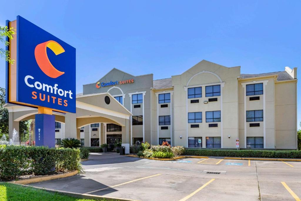 Comfort Suites Houston Galleria - image 3