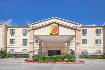 Super 8 by Wyndham IAH West/Greenspoint - image 1