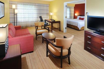 Courtyard by Marriott Houston Hobby Airport - image 9