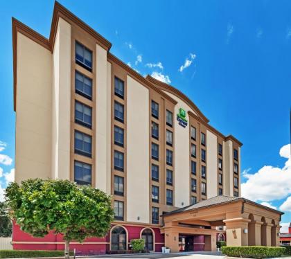 Holiday Inn Express & Suites Houston - Memorial Park Area an IHG Hotel - image 1