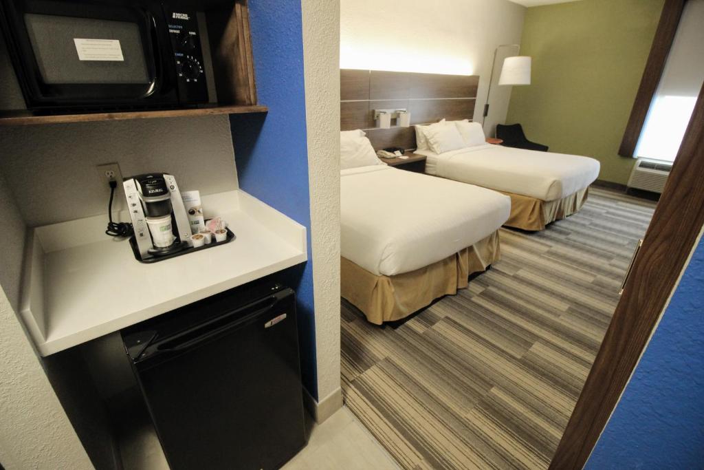 Holiday Inn Express & Suites Houston - Memorial Park Area an IHG Hotel - image 6