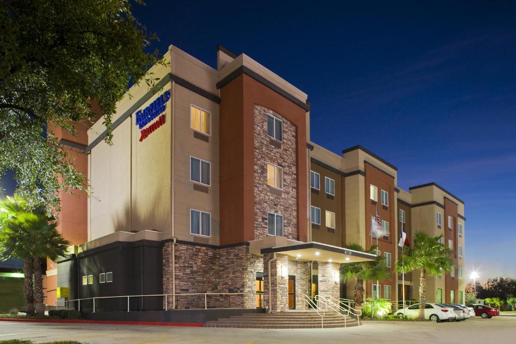 Fairfield Inn & Suites Houston Hobby Airport - main image