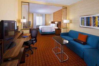 Fairfield Inn & Suites Houston Hobby Airport - image 15