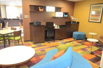 Fairfield Inn & Suites Houston Hobby Airport - image 3