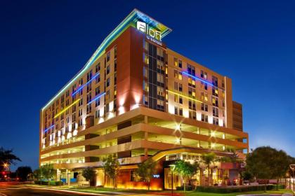 Aloft Houston by the Galleria - image 1