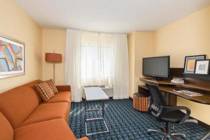 Fairfield Inn & Suites Houston Westchase - image 13