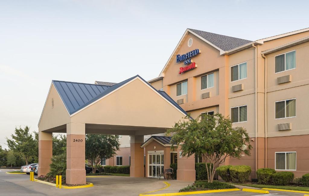 Fairfield Inn & Suites Houston Westchase - image 3