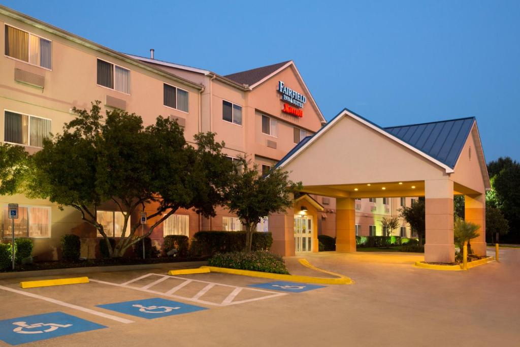 Fairfield Inn & Suites by Marriott Houston Energy Corridor/Katy Freeway - main image