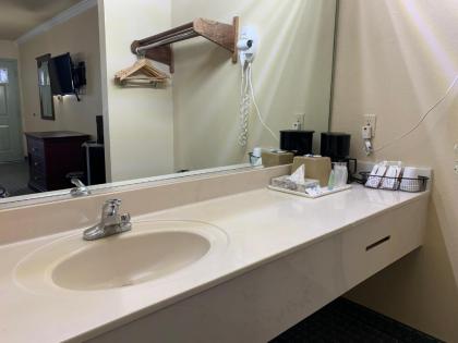 Americas Best Value Inn Houston Hobby Airport - image 2