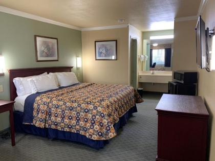 Americas Best Value Inn Houston Hobby Airport - image 3