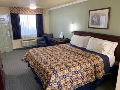 Americas Best Value Inn Houston Hobby Airport - image 8