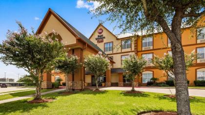 Best Western PLUS Hobby Airport Inn and Suites - image 1