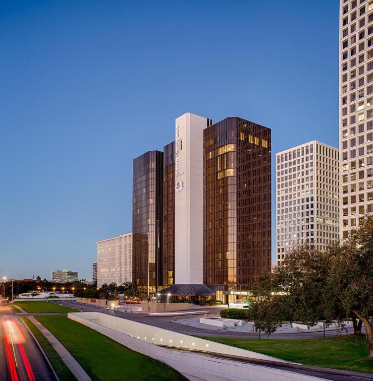 DoubleTree by Hilton Hotel Houston Greenway Plaza - main image