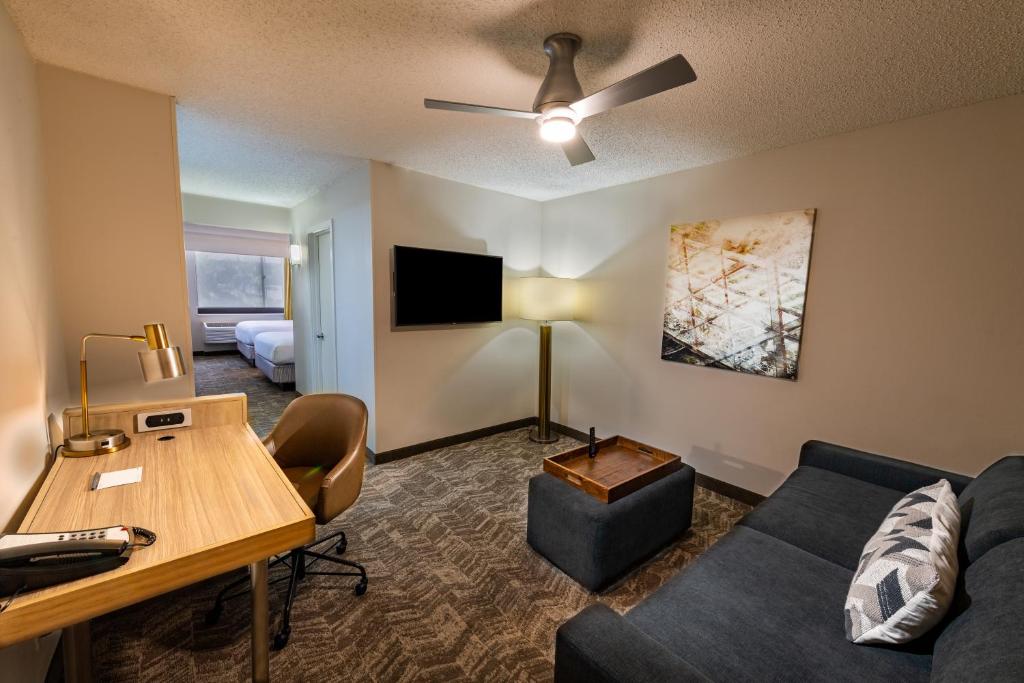 SpringHill Suites Houston Medical Center / NRG Park - image 4