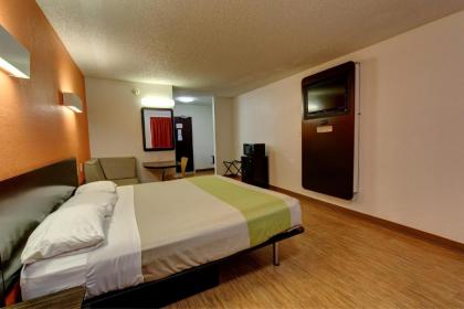 Motel 6-Houston TX - Hobby - image 17