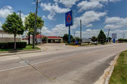 Motel 6-Houston TX - Hobby - image 20