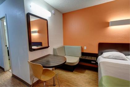 Motel 6-Houston TX - Hobby - image 8