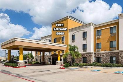 Days Inn & Suites by Wyndham Houston / West Energy Corridor - image 1