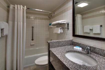 GreenTree Hotel - Houston Hobby Airport - image 5