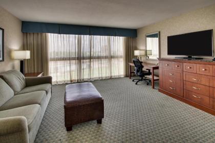 GreenTree Hotel - Houston Hobby Airport - image 6