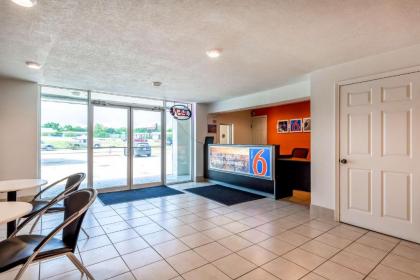 Motel 6-Houston TX - East - image 11