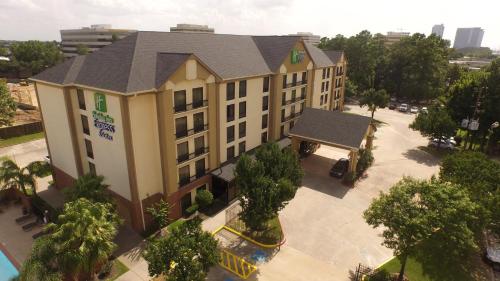 Comfort Inn & Suites Houston I-10 West Energy Corridor - image 6