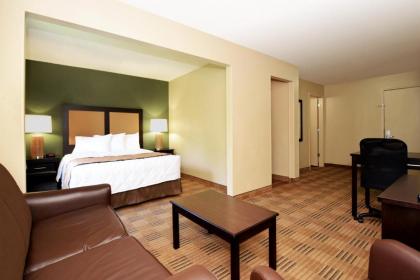 Extended Stay America Suites - Houston - I-45 North - image 10