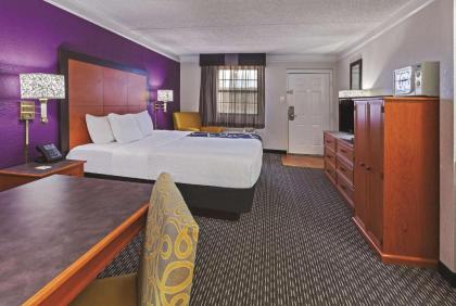 Travelodge by Wyndham Houston Cy-Fair - image 13