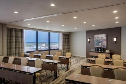 Houston Airport Marriott at George Bush Intercontinental - image 19