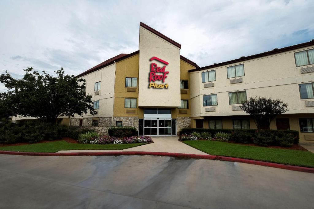 Red Roof Inn PLUS+ Houston - Energy Corridor - main image