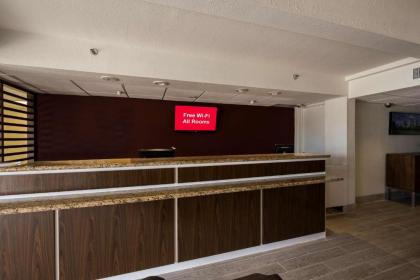 Red Roof Inn PLUS+ Houston - Energy Corridor - image 13