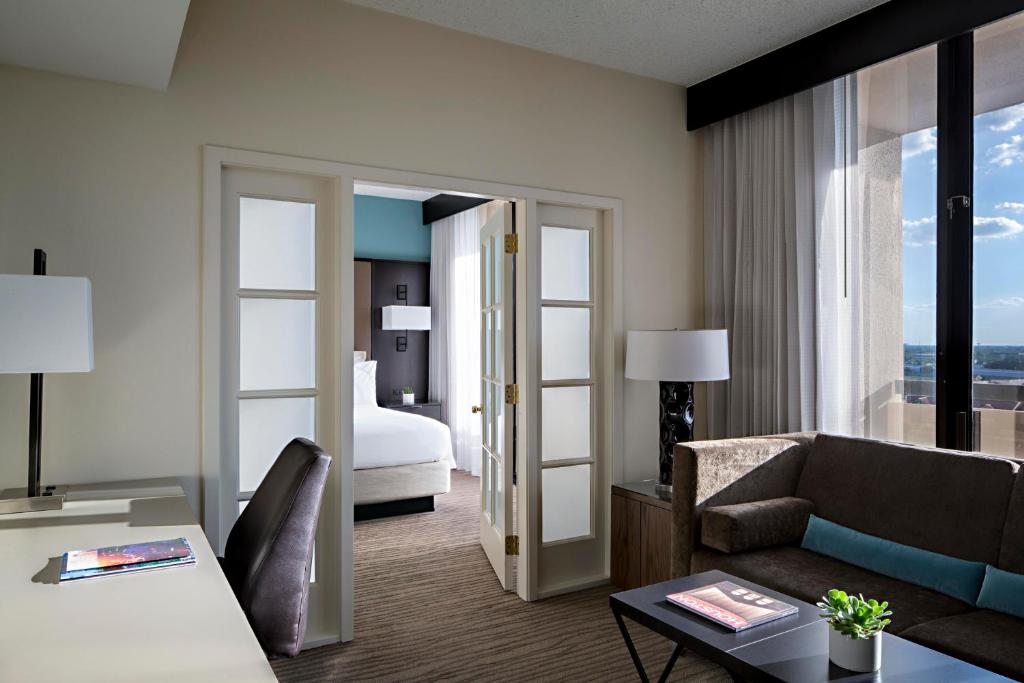 Houston Marriott Westchase - image 4