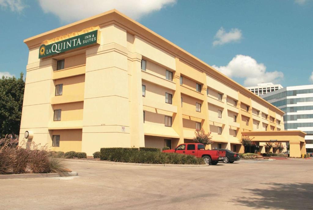 La Quinta by Wyndham Houston Southwest - image 6