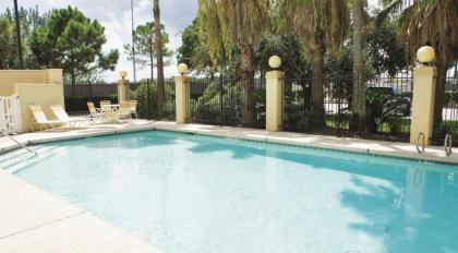 La Quinta by Wyndham Houston NW Brookhallow - image 18