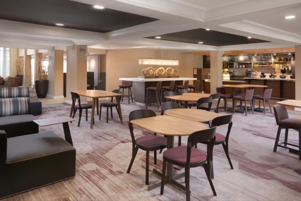 Courtyard by Marriott Houston Northwest - image 4