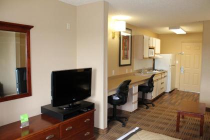 Extended Stay America Suites - Houston - Katy Freeway - Energy Corridor - image 11